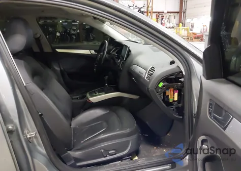 2010 Audi A4 2.0T Premium z USA, uszkodzony, nr VIN WAUDFAFL8AN028850